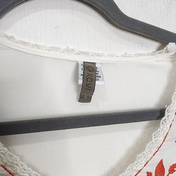 XCVI Cream Fringe Poncho Orange Embroidered V-Neck Size S - Picture 8 of 12